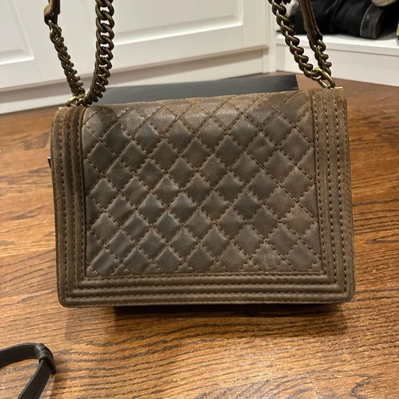 Chanel Large brown boy bag. - Picture 4 of 10